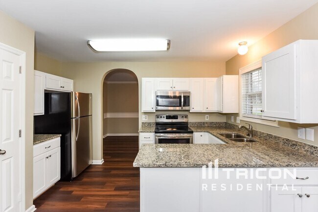 Building Photo - 104 Lindsey Dr