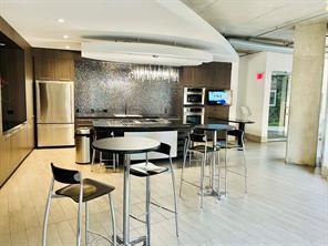 Building Photo - 1901 Post Oak Blvd