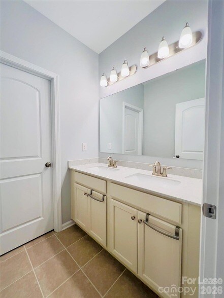Building Photo - 11262 Serenity Farm Dr