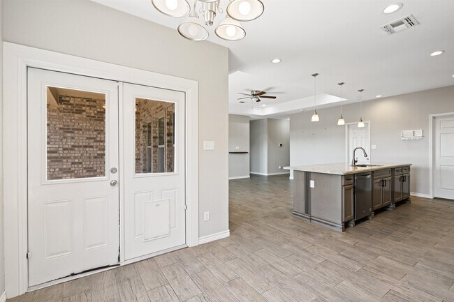 Building Photo - 306 Javier Dr