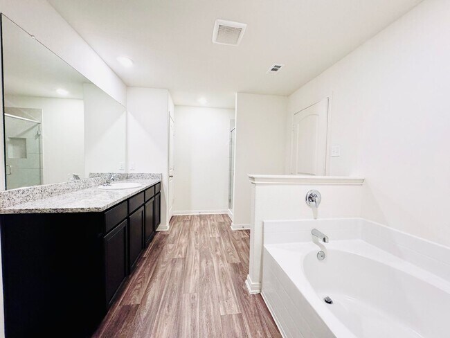 Building Photo - Beautiful Home in Converse!