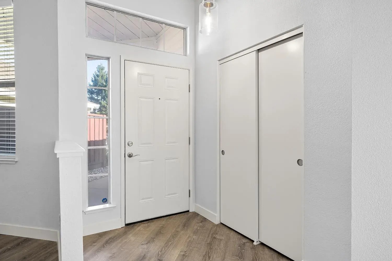 Building Photo - 6643 Laguna Park Dr