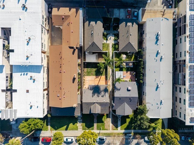 Building Photo - 320 E Dryden St