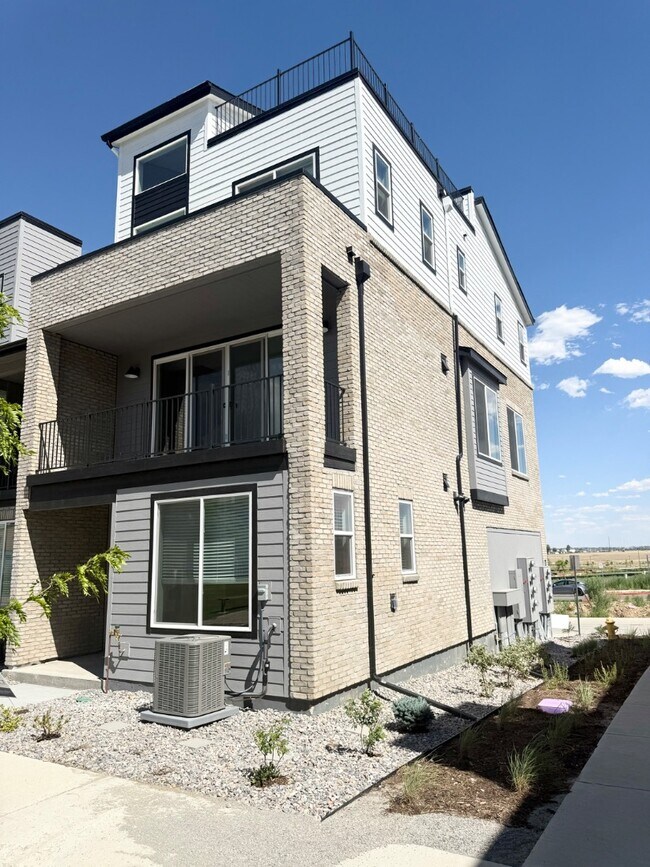 Building Photo - 16551 Peak Wy