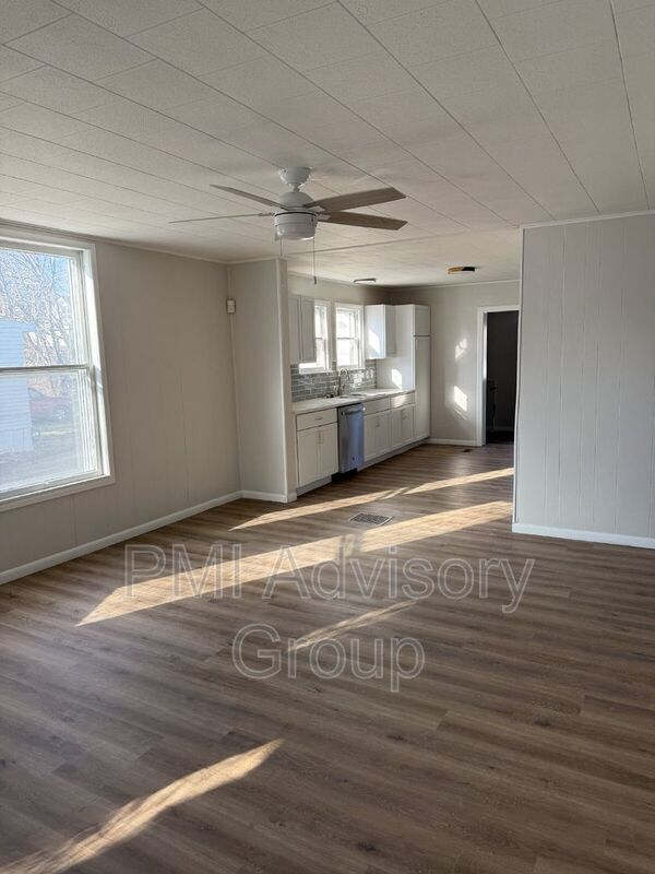 Building Photo - 1275 SW Mulvane St
