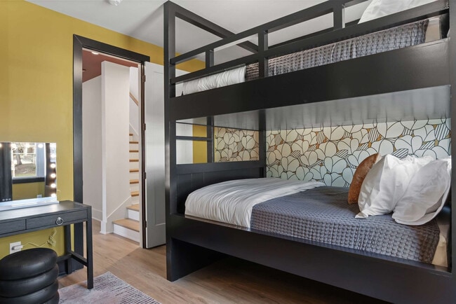 Building Photo - 1315 16th Ave S