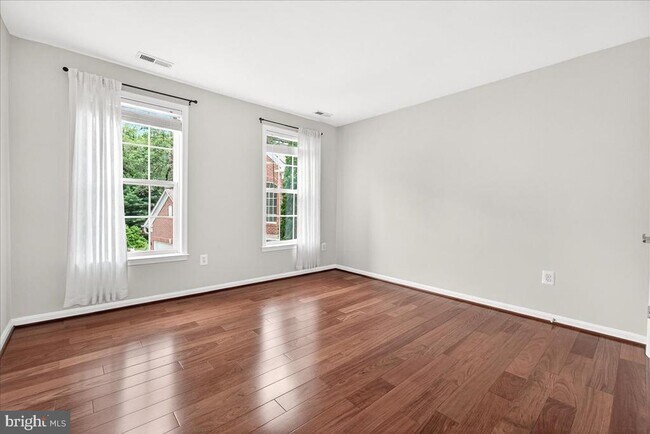 Building Photo - 9938 Timberknoll Ln