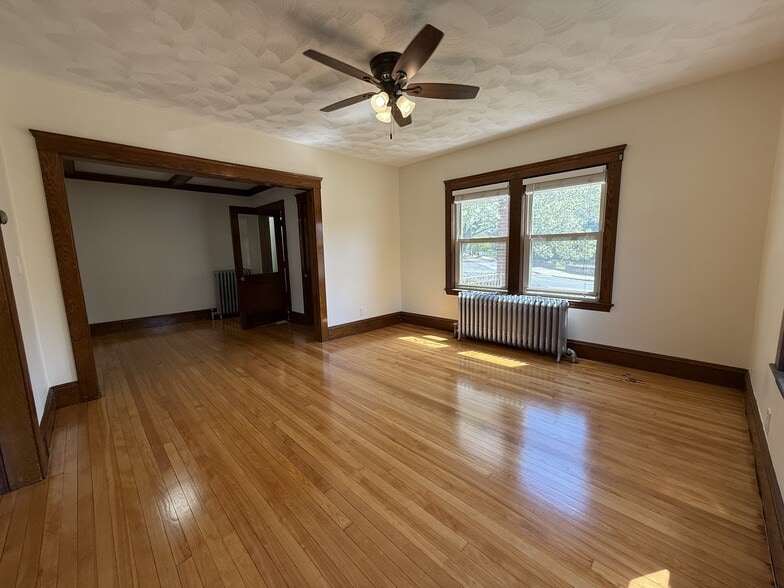 Living Room - 585 High St