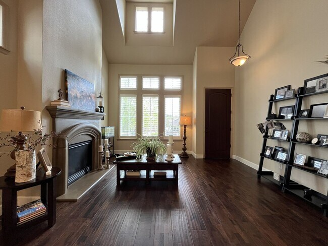 Building Photo - Charming 3 Bedroom Villebois Home with Loft, A/C, Designer Finishes and Community Pool!