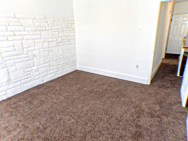 Building Photo - 1535 S Hicks St
