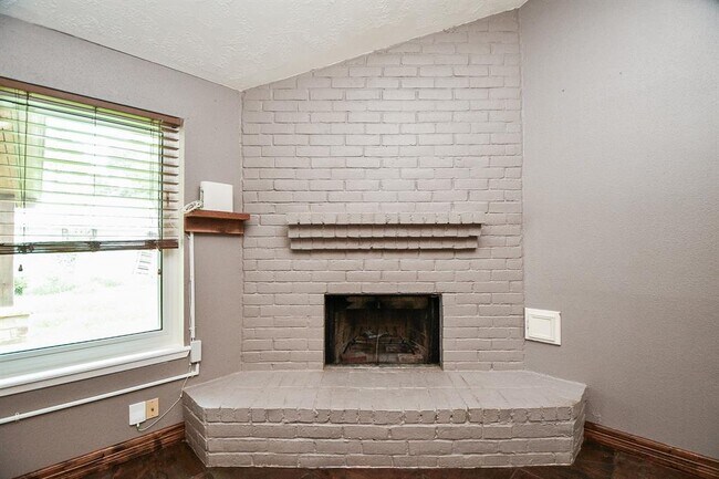 Building Photo - 10426 Alcott Dr