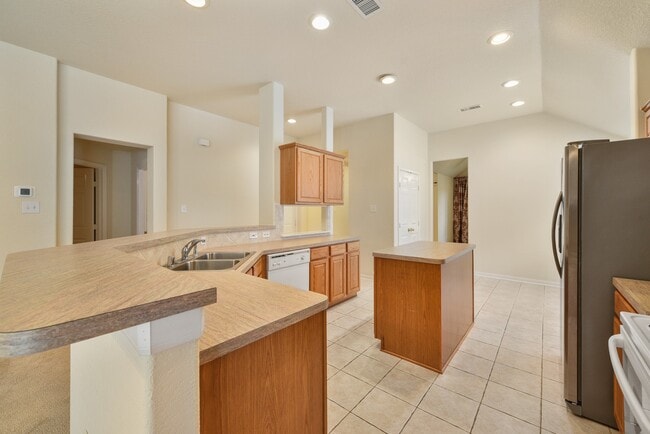 Building Photo - 146 S Veranda Ridge Dr