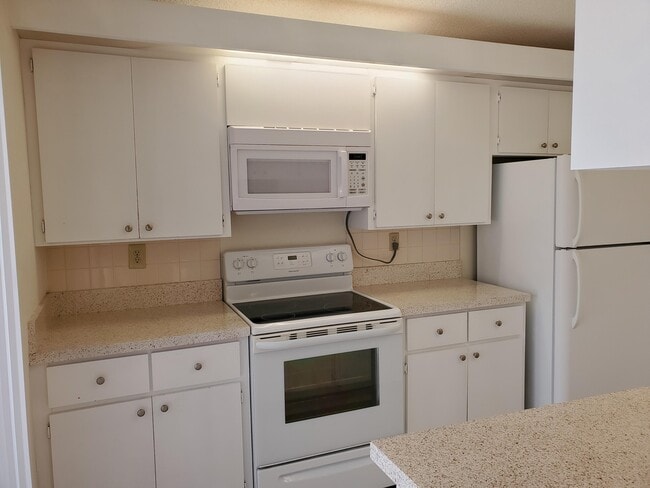 Building Photo - 573 Green Springs Pl