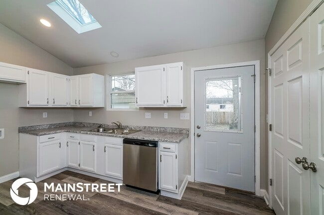 Building Photo - 7103 Betsy Ross Dr