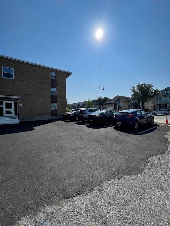 Building Photo - 720 Bennington St