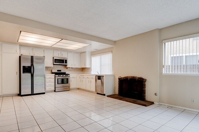 Building Photo - 20 Comanche Cir