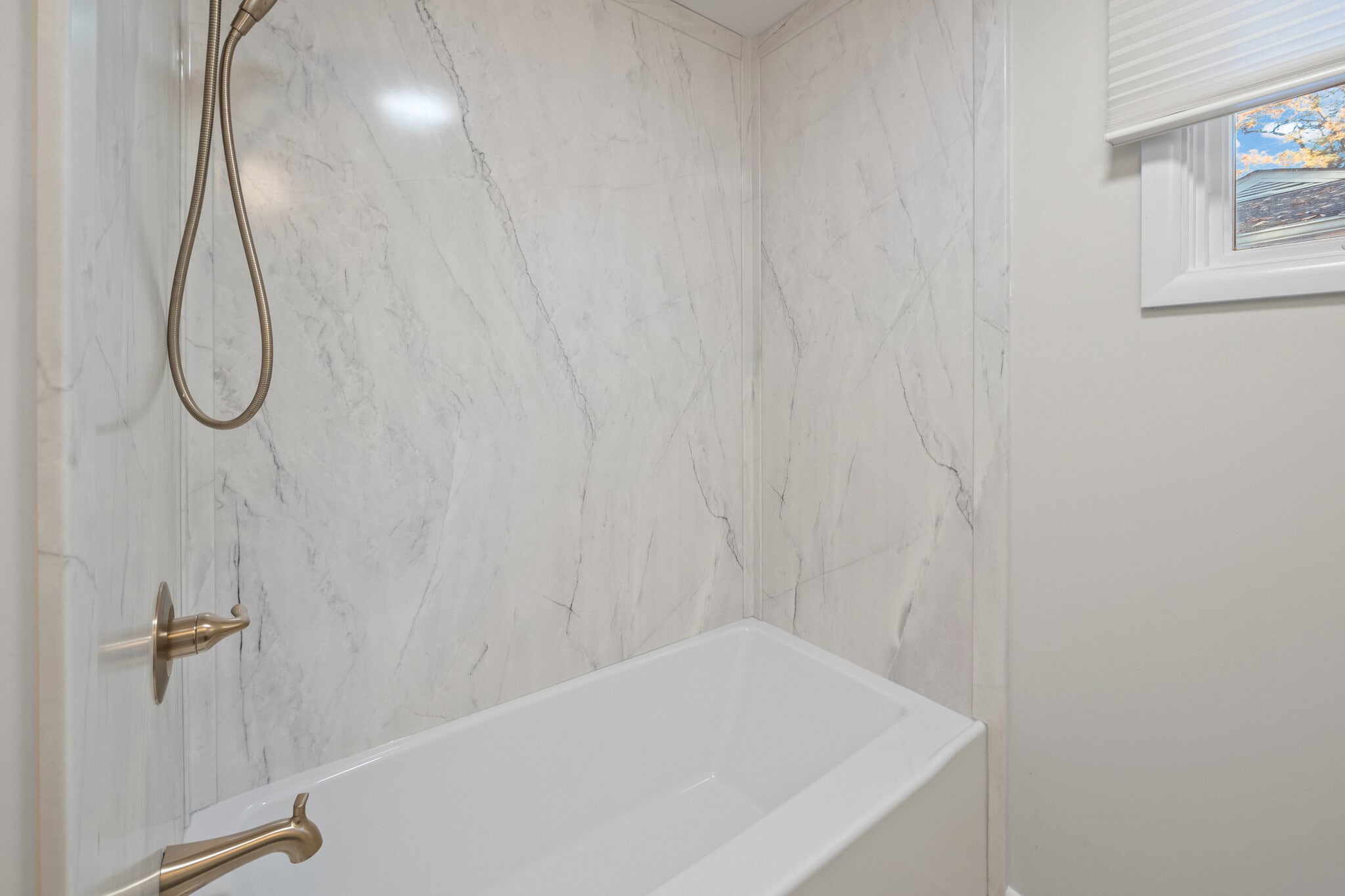 Building Photo - 1527 Summit Dr