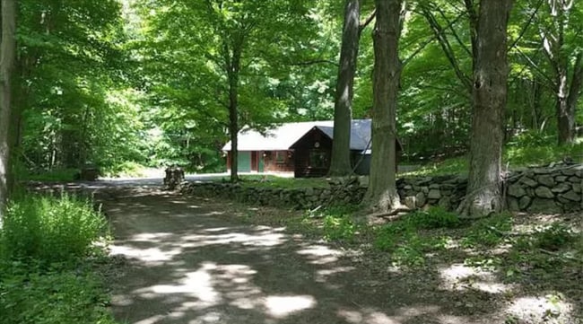 Building Photo - 13 Waterbury St