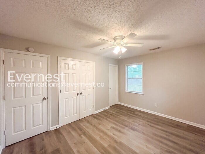 Building Photo - 5884 Caroline Dr