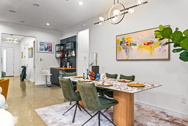 Building Photo - 1211 Bonnie View Rd