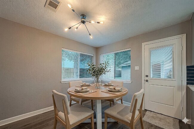 Building Photo - 1623 Cherry Ridge Dr