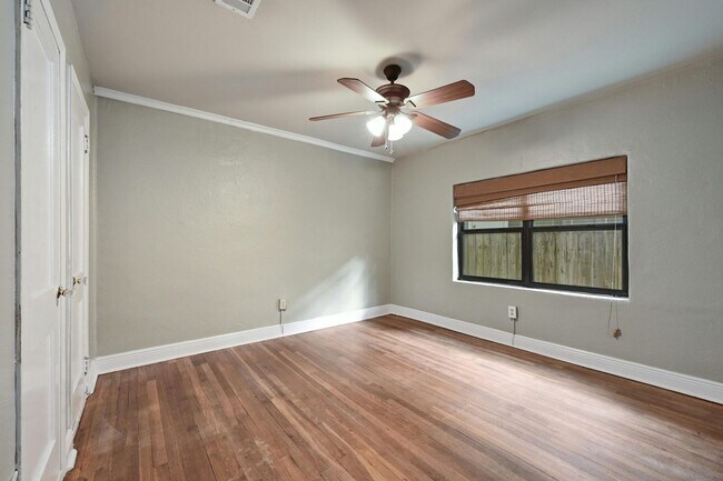 Building Photo - 2829 San Gabriel St