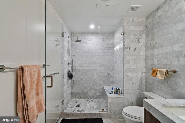 Building Photo - 1330 Lancaster St