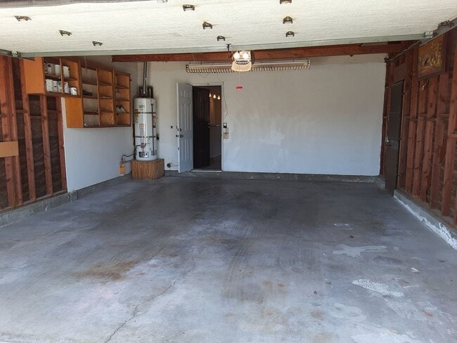 Building Photo - 136 Royal Oak Dr