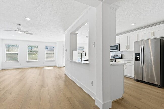 Building Photo - 1135 Eden Park Ln