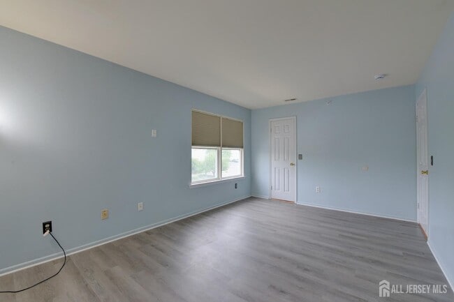 Building Photo - 144 Keswick Dr
