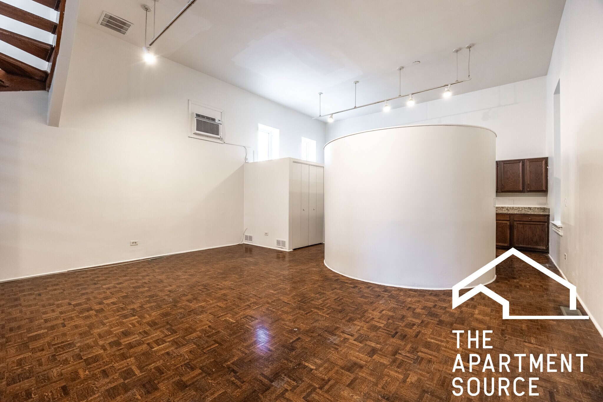 Building Photo - 2059 N Clifton Ave