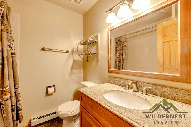Building Photo - Furnished Pet Friendly Summer Rental