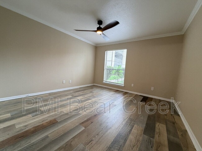 Building Photo - 3045 Walnut Bend Ln