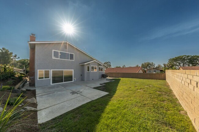 Building Photo - 980 S Loyola Dr