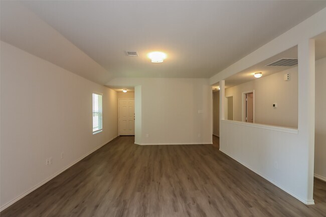Building Photo - 2732 Atlas Dr