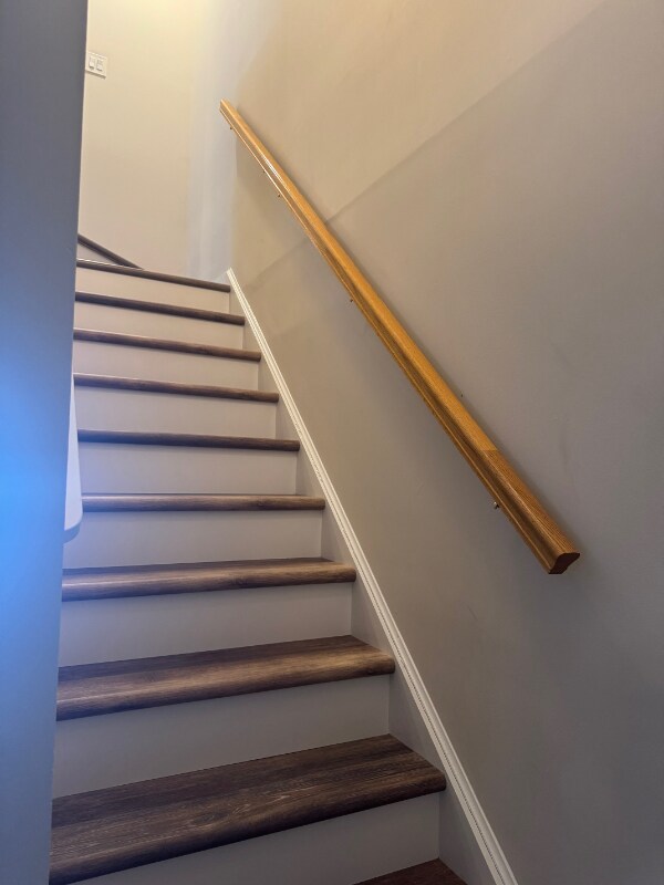 Building Photo - 301 Alexandra Ct