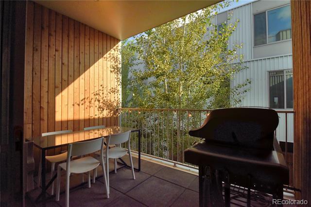 Building Photo - 2026 W 33rd Ave