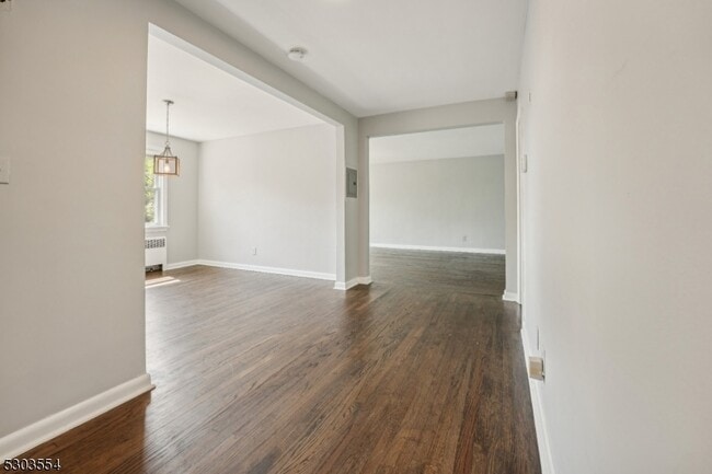 Building Photo - 24 Hutton Ave