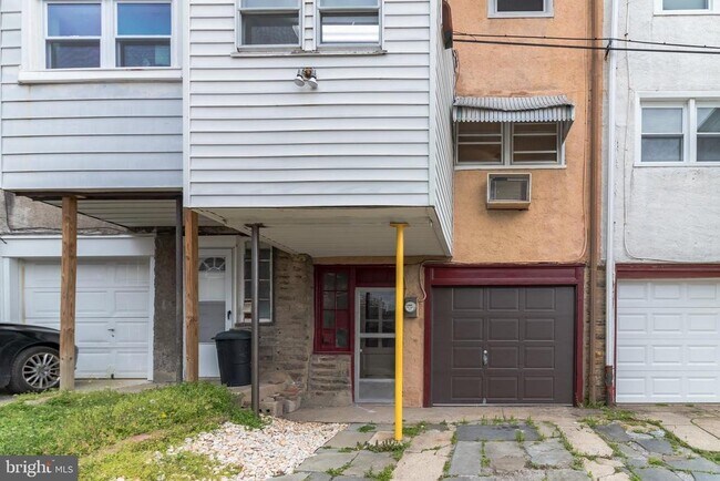 Building Photo - 3512 Vaux St