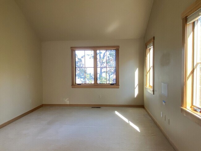 Building Photo - Perfection in Mosier