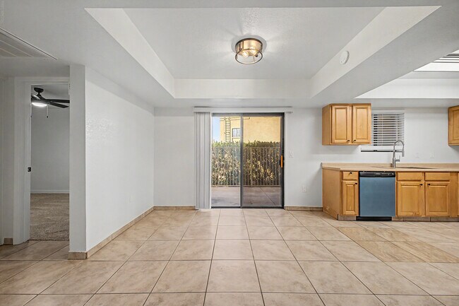 Building Photo - 16624 E Palisades Blvd