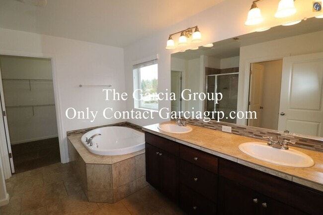 Building Photo - 1129 Lilac St