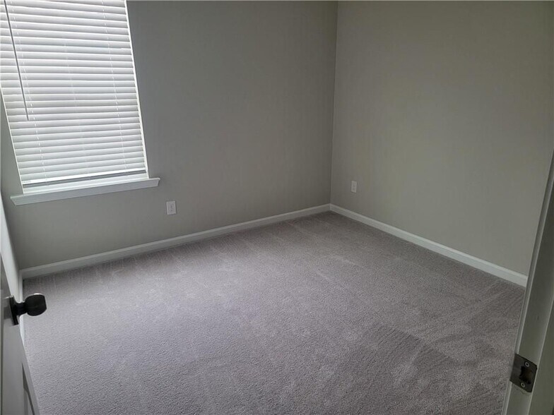 Building Photo - 4217 Waxwing St