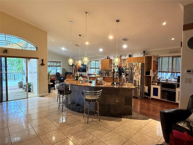 Primary Photo - 16340 SW 52nd St