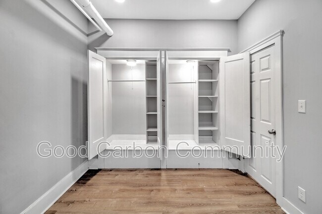 Building Photo - 2809 Main St