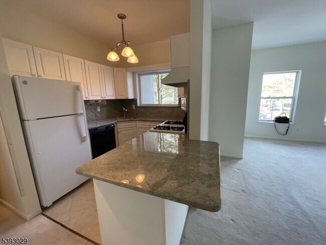 Building Photo - 710 Brittany Dr