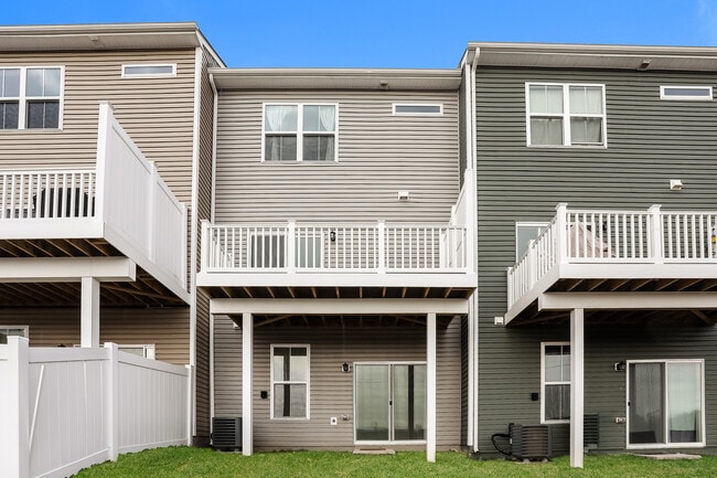 Building Photo - 7121 Millstone Rd