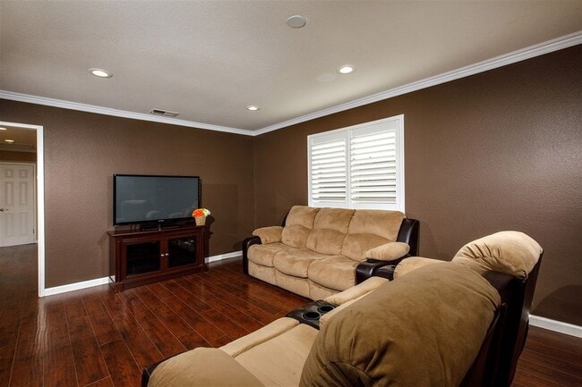 Building Photo - 395 Deep Dell Rd