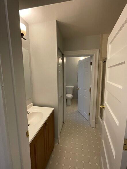 Building Photo - 120 3rd St NE