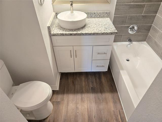 Building Photo - 7800 Irish Dr